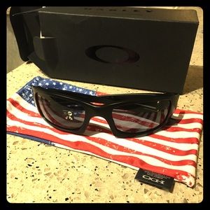 Oakley sunglasses NWT